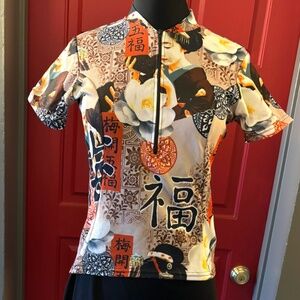 Bike Shirt, Women’s size 5, 3/4 zipper, mock neck, water bottle back pocket